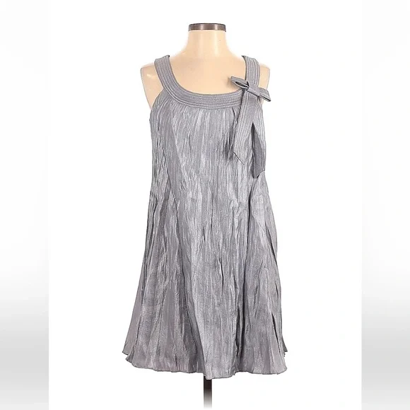 SIGNATURE by ROBBIE BEE size 4P shiny silver A-line dress in excellent cond. - Picture 1 of 7
